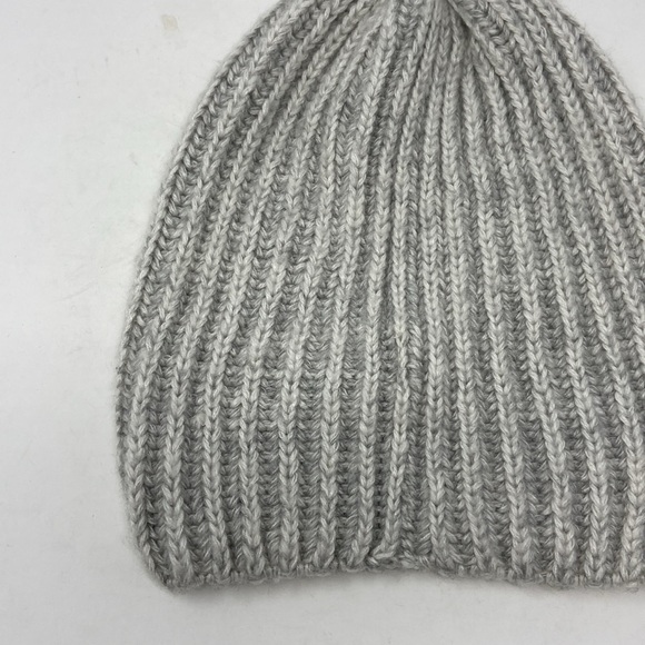✨3/$25✨ American Eagle Light Gray Winter Hat - Picture 3 of 5